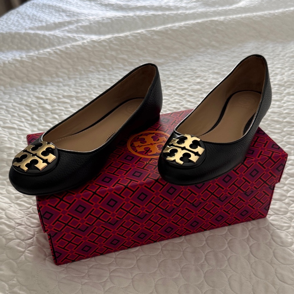 Tory Burch Black Gold 002 Claire Ballet Flat Tumbled Leather US 5.5 gold logon